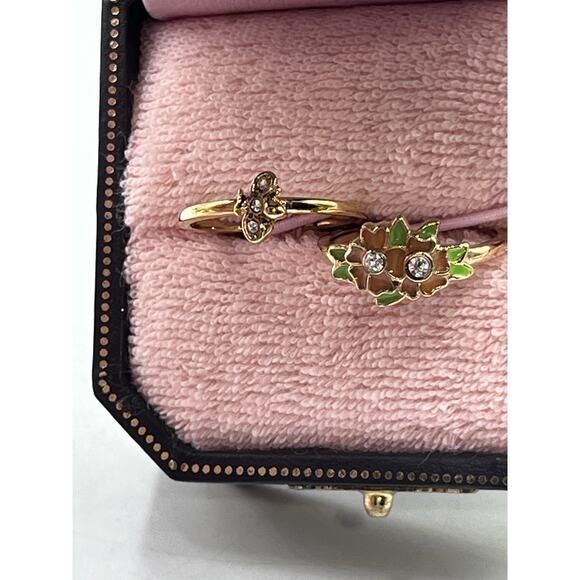 Juicy Couture Set of Two Rings Gold
tone enamel pink Flower Bumblebee Sz 6.25 - Picture 9 of 13